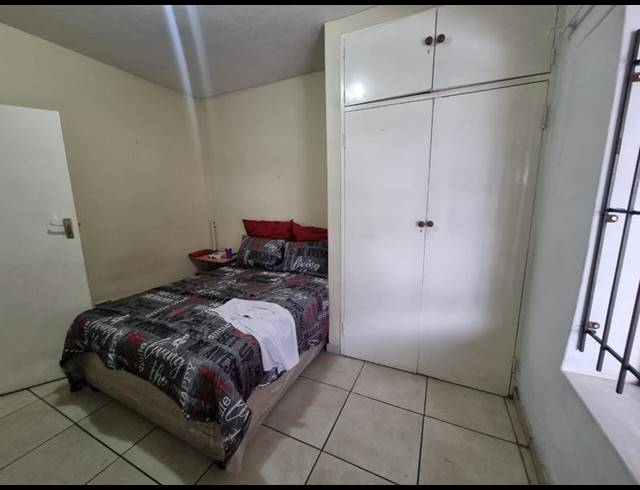 4 BEDROOM HOUSE FOR SALE IN NEWLANDS